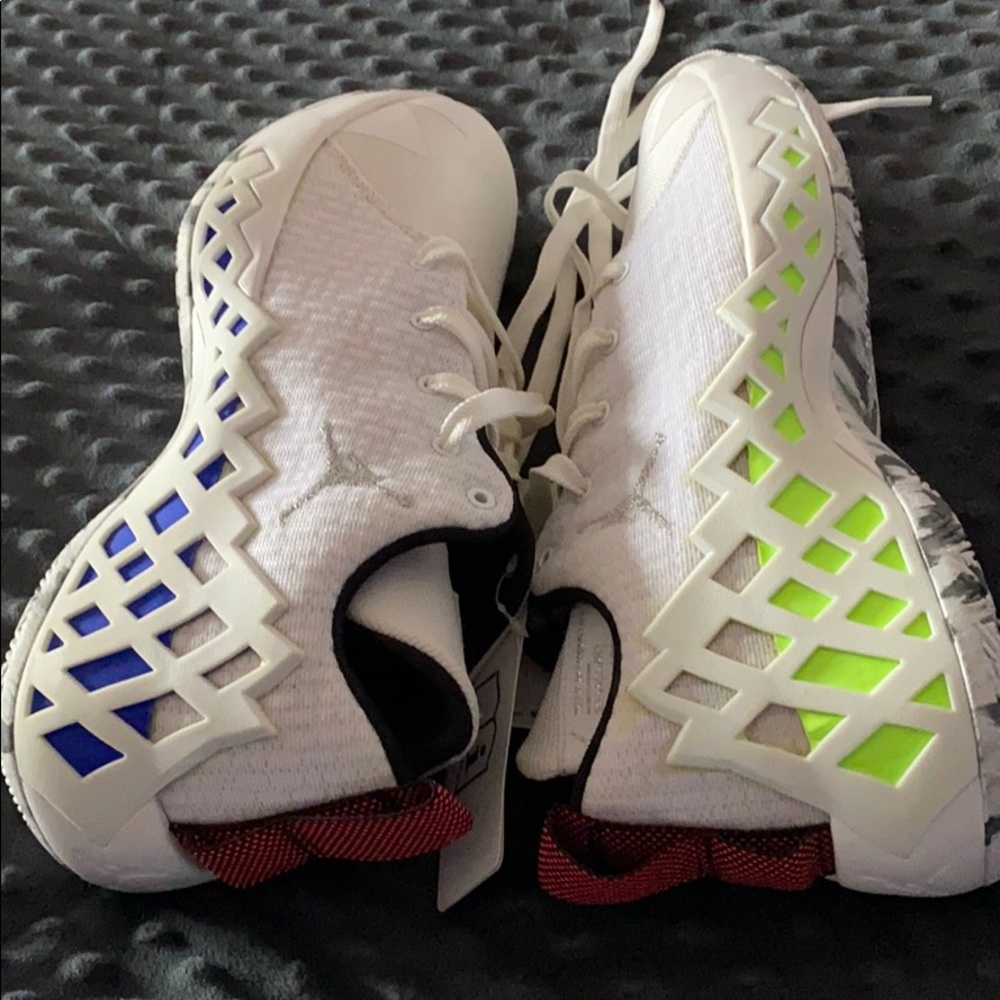 Jordan sneakers - Picture 13 of 16